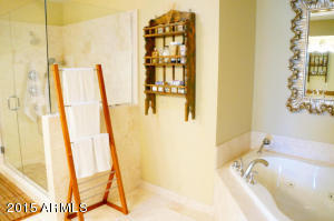 2203 E Glenn Dr, Phoenix, AZ 85020 photo 2