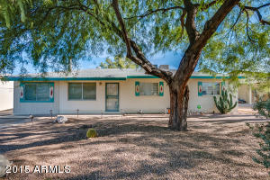 1228 Echo Ln, Phoenix, AZ 85020 photo 2