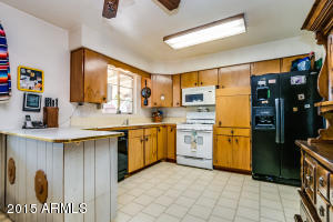 1228 Echo Ln, Phoenix, AZ 85020 photo 11