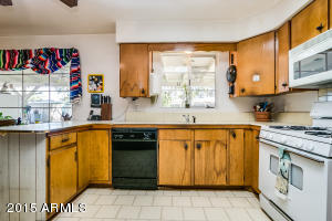 1228 Echo Ln, Phoenix, AZ 85020 photo 12