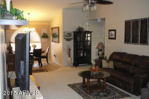548 E Kyle Ct, Gilbert, AZ 85296 photo 4