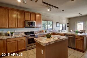 997 S Roles Dr, Gilbert, AZ 85296 photo 9
