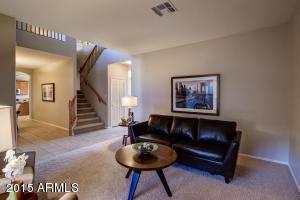 997 S Roles Dr, Gilbert, AZ 85296 photo 4