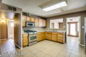 2434 N 37th Pl, Phoenix, AZ 85008 photo 4