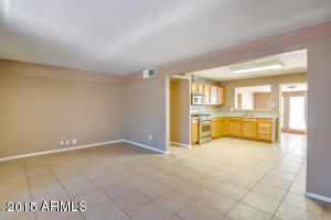 2434 N 37th Pl, Phoenix, AZ 85008 photo 2