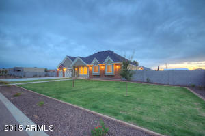 2811 E Andre Ct, Gilbert, AZ 85298 photo 3