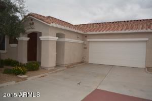 1024 E Cantebria Dr, Gilbert, AZ 85296 photo 1