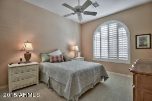 3529 E Robin Ln, Phoenix, AZ 85050 photo 14