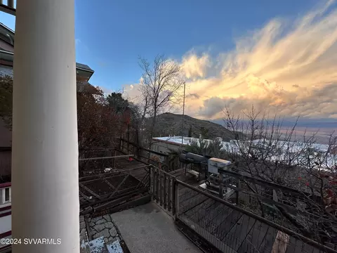 38 Paradise Ln, Jerome, AZ 86331 photo 3