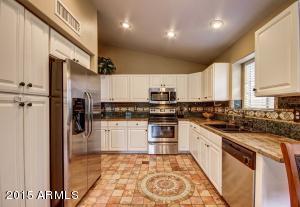 2122 E Smoke Tree Rd, Gilbert, AZ 85296 photo 3