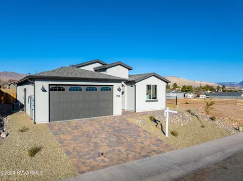 798 Flat Iron Rd, Clarkdale, AZ 86324