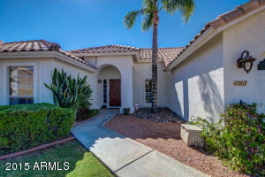 4207 E Taro Ln, Phoenix, AZ 85050 photo 2
