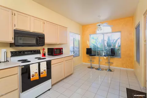 4627 E Michelle Dr, Phoenix, AZ 85032 photo 8