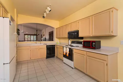4627 E Michelle Dr, Phoenix, AZ 85032 photo 7