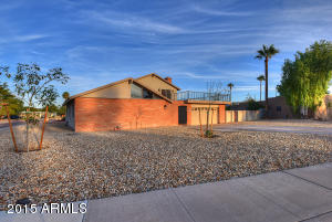 2533 E Becker Ln, Phoenix, AZ 85028 photo 1