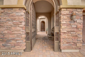 3534 E Robin Ln, Phoenix, AZ 85050 photo 2