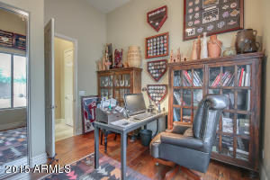 3534 E Robin Ln, Phoenix, AZ 85050 photo 9