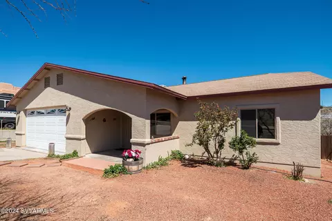 5725 N Bentley Dr, Rimrock, AZ 86335