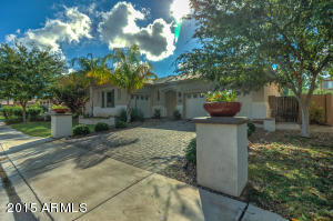 2687 E Parkview Dr, Gilbert, AZ 85295 photo 2