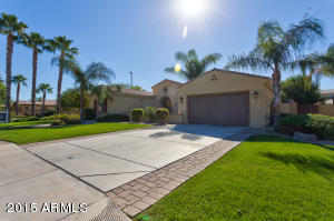 1279 E Flamingo Dr, Gilbert, AZ 85297 photo 2