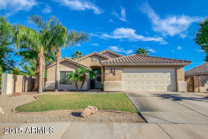 1076 E Stottler Dr, Gilbert, AZ 85296 photo 1