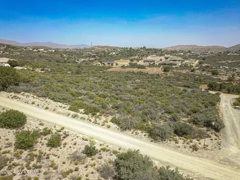 021 E Ore Sample Ln # B, Mayer, AZ 86333 photo 11