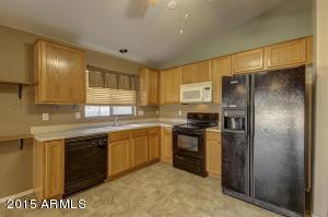 650 S Voyager Dr, Gilbert, AZ 85296 photo 2