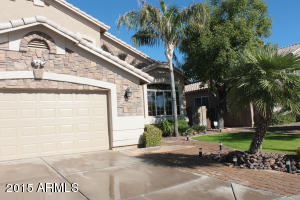 2406 E Taro Ln, Phoenix, AZ 85050 photo 4
