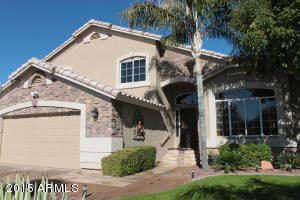 2406 E Taro Ln, Phoenix, AZ 85050 photo 3