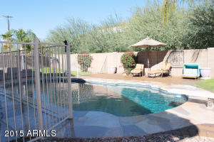 2406 E Taro Ln, Phoenix, AZ 85050 photo 9
