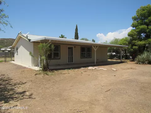 34450 S K Field Rd, Black Canyon City, AZ 85324