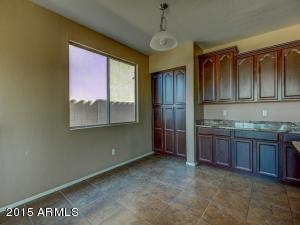 560 E Raven Ct, Gilbert, AZ 85297 photo 8