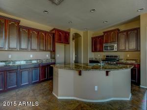 560 E Raven Ct, Gilbert, AZ 85297 photo 5