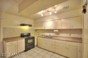7914 W Fairmount Ave, Phoenix, AZ 85033 photo 10