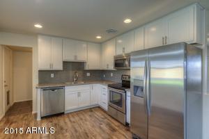 916 E Seldon Ln, Phoenix, AZ 85020 photo 6