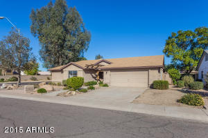 4002 E Kimberly Way, Phoenix, AZ 85050 photo 2
