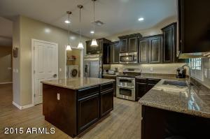 1505 E Goldcrest St, Gilbert, AZ 85297 photo 2