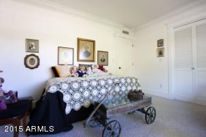 201 E Berridge Ln, Phoenix, AZ 85012 photo 12