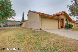 5207 E Half Moon Dr, Phoenix, AZ 85044 photo 3