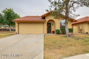 5207 E Half Moon Dr, Phoenix, AZ 85044 photo 1