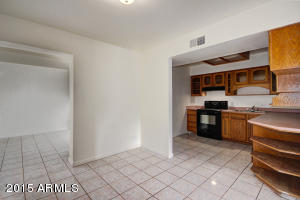 724 E Desert Dr N, Phoenix, AZ 85042 photo 5