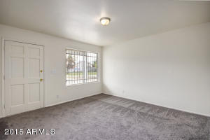 724 E Desert Dr N, Phoenix, AZ 85042 photo 3