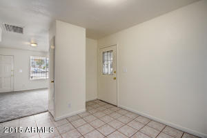 724 E Desert Dr N, Phoenix, AZ 85042 photo 7