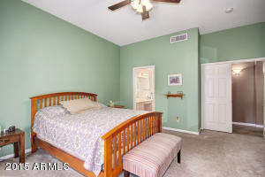 223 E Smoke Tree Rd, Gilbert, AZ 85296 photo 11