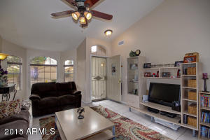 1476 E Comstock Dr, Gilbert, AZ 85296 photo 4