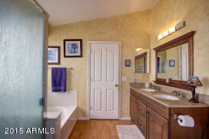 1476 E Comstock Dr, Gilbert, AZ 85296 photo 23