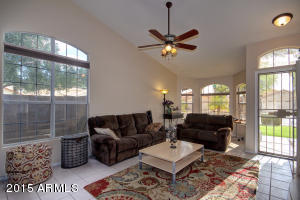 1476 E Comstock Dr, Gilbert, AZ 85296 photo 5