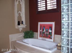 3815 E Crest Ln, Phoenix, AZ 85050 photo 10