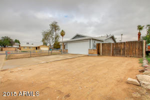 2025 N 70th Dr, Phoenix, AZ 85035 photo 4