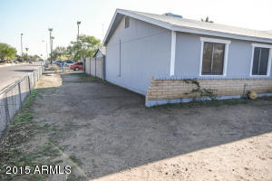 2025 N 70th Dr, Phoenix, AZ 85035 photo 3
